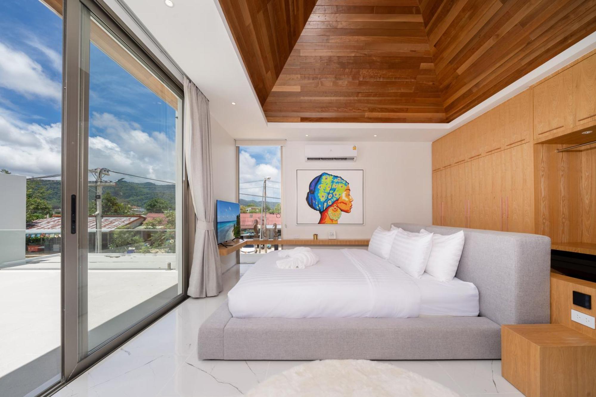 Villa Lux Pride 2 - Luxury Pool Near Laguna