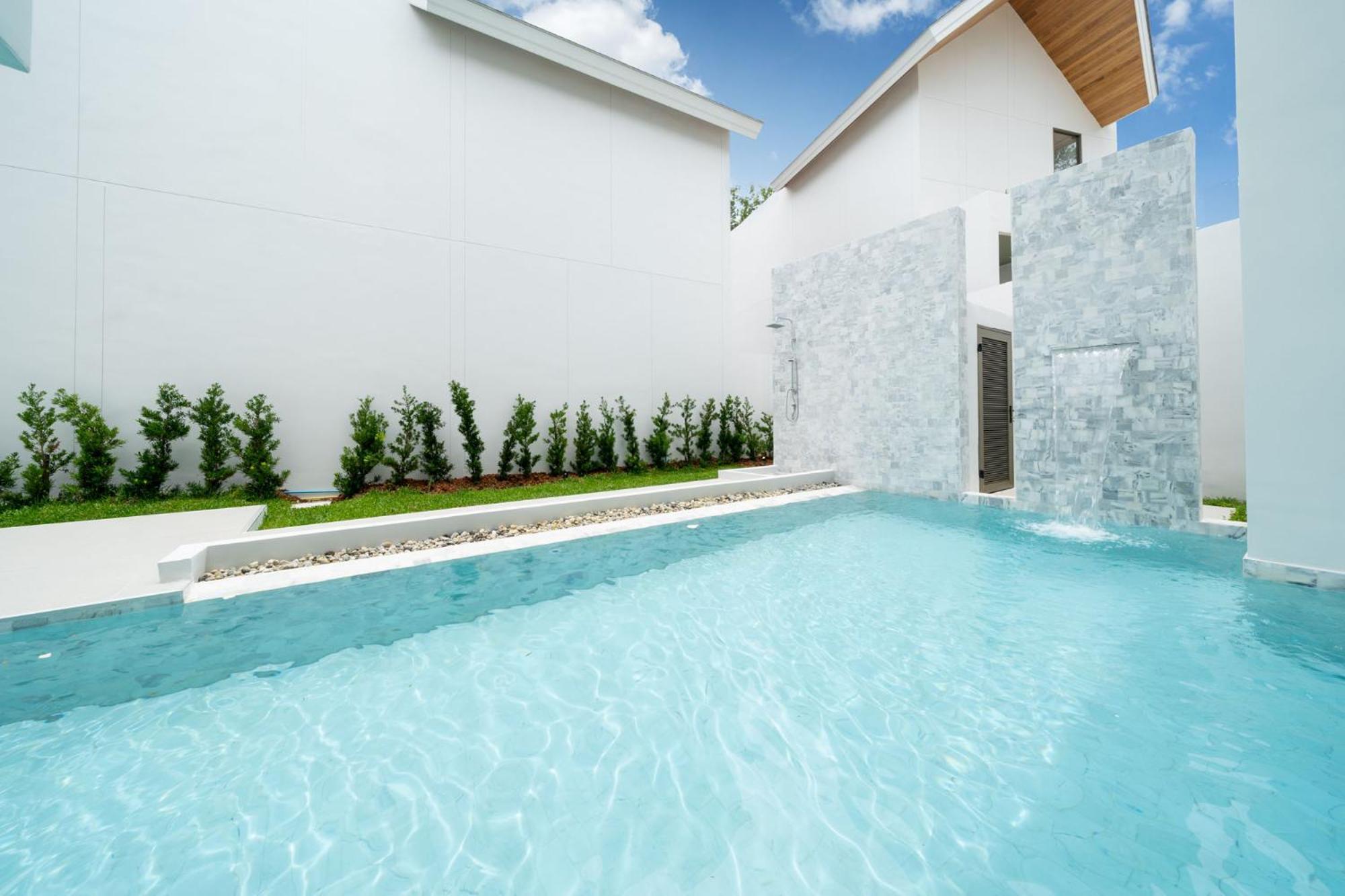 Villa Lux Pride 2 - Luxury Pool Near Laguna
