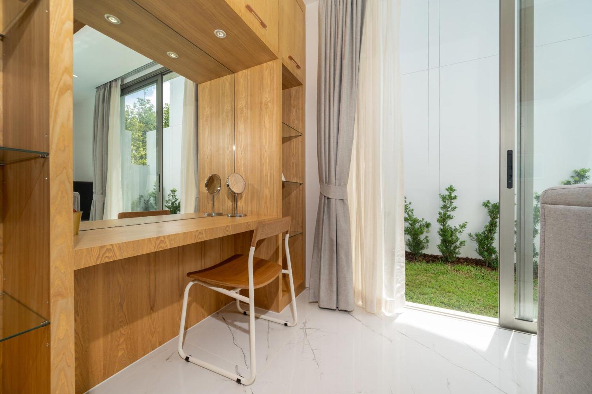 Villa Lux Pride 2 - Luxury Pool Near Laguna