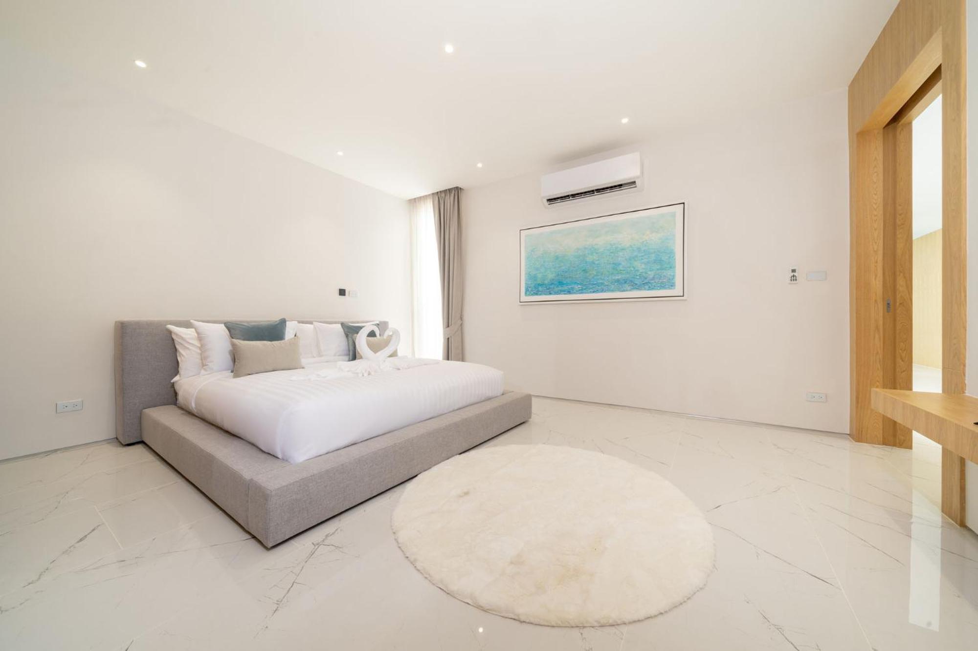 Villa Lux Pride 2 - Luxury Pool Near Laguna