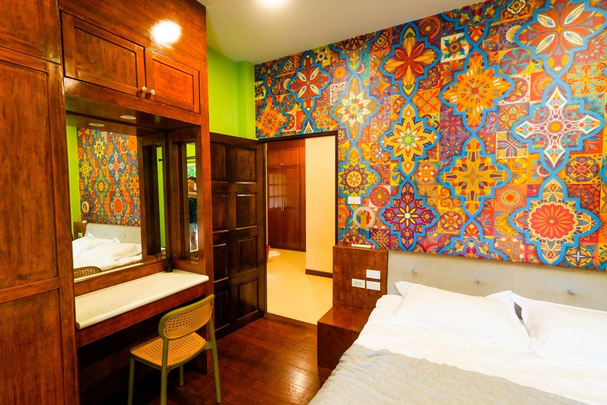 Luxurious Large Size Swimming Pool In Rawai Villa