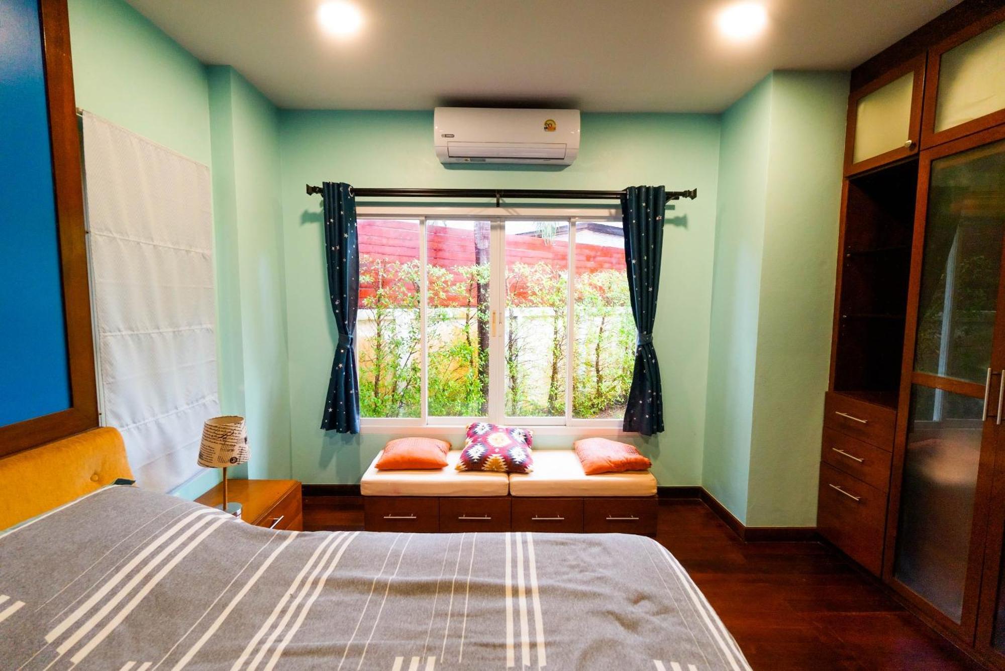 Luxurious Large Size Swimming Pool In Rawai Villa