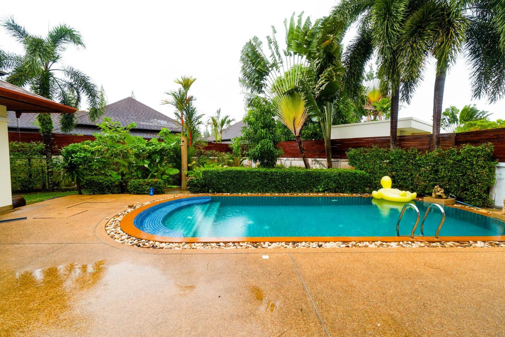 Luxurious Large Size Swimming Pool In Rawai *