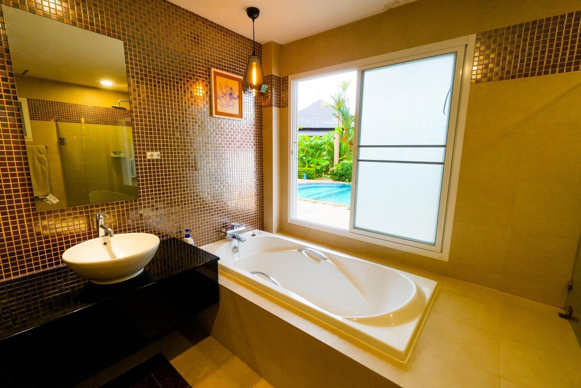 Villa Luxurious Large Size Swimming Pool In Rawai Ban Saiyuan