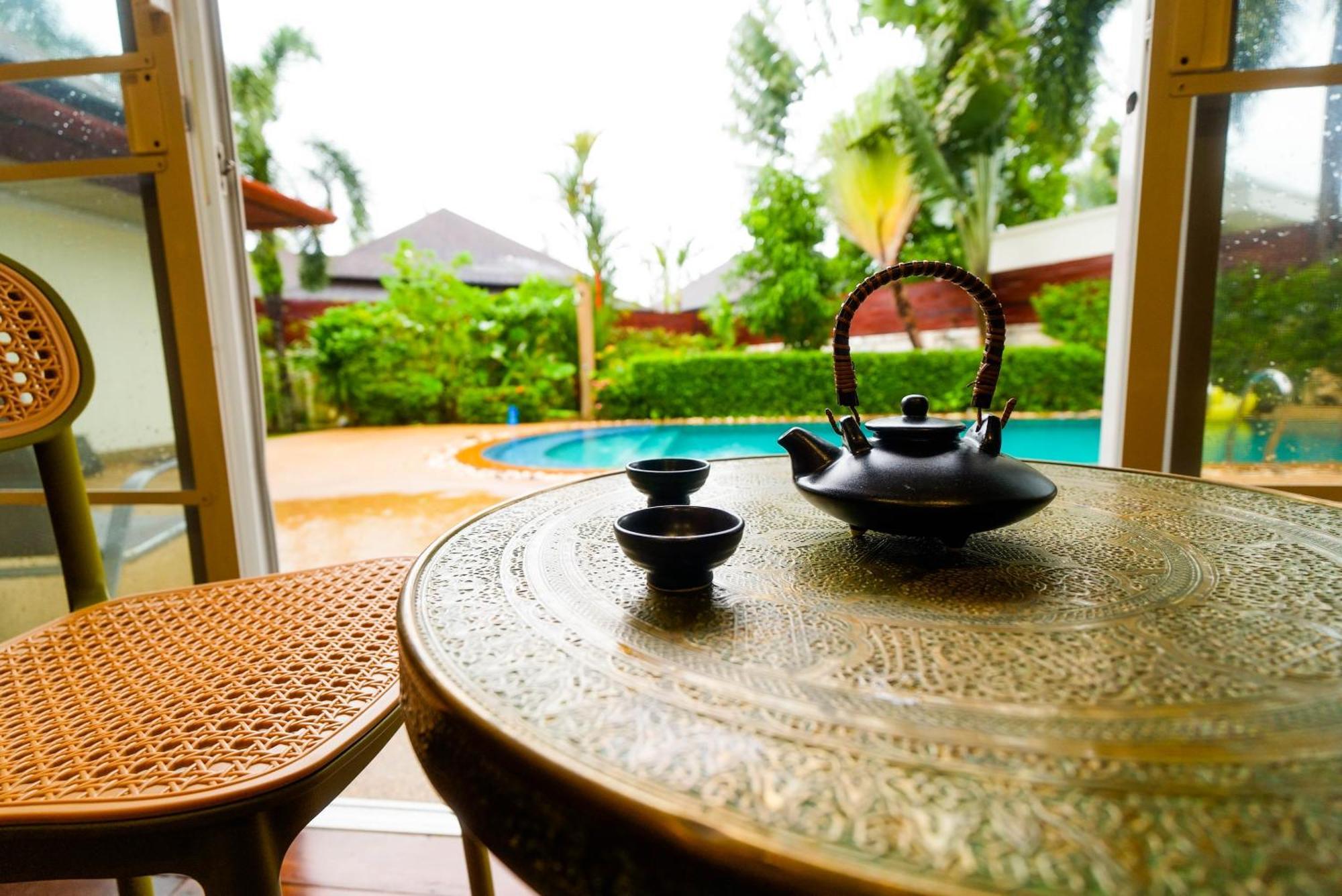 Luxurious Large Size Swimming Pool In Rawai Villa Ban Saiyuan