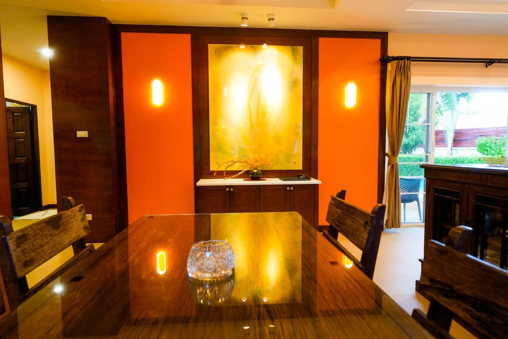 Luxurious Large Size Swimming Pool In Rawai *