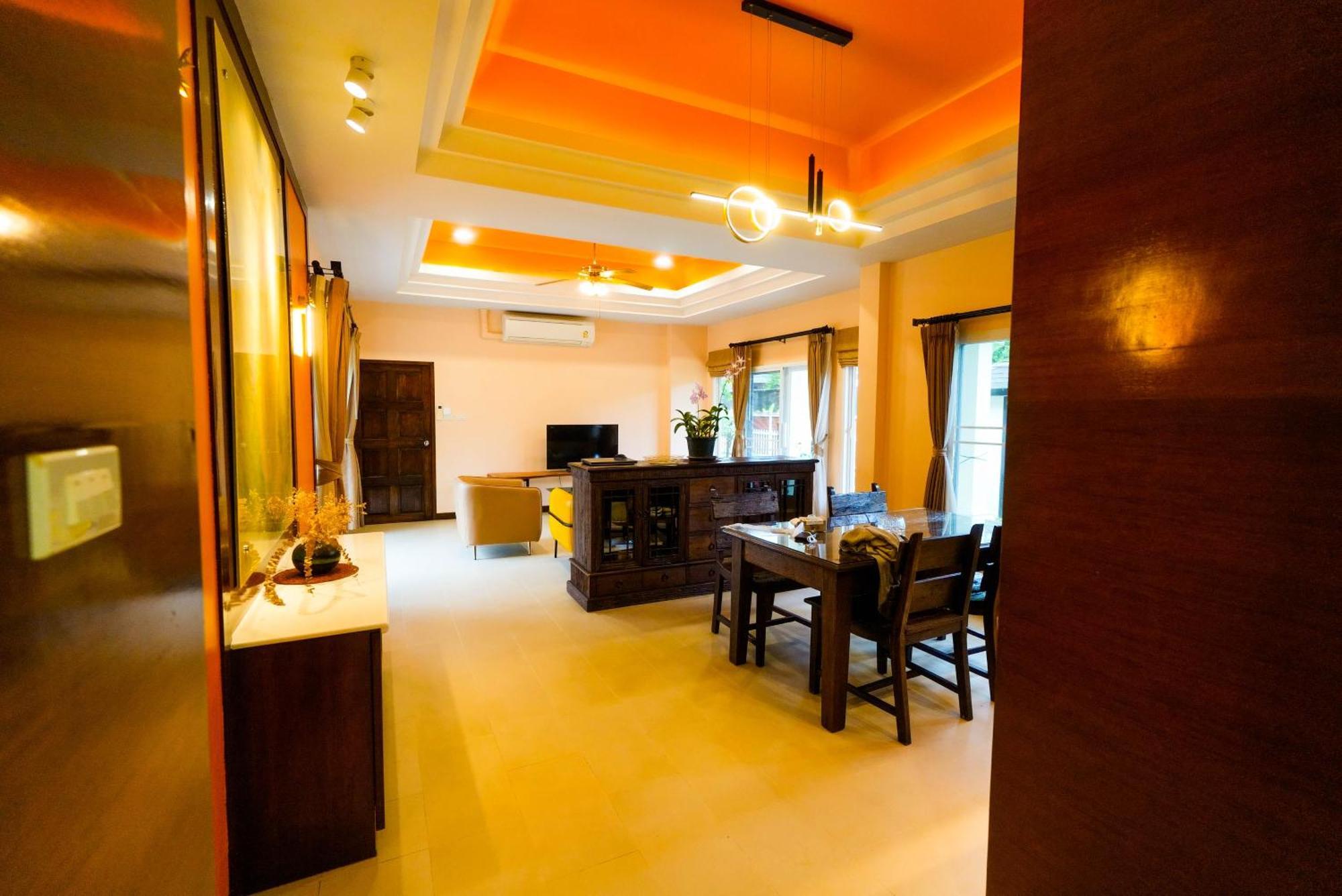 Luxurious Large Size Swimming Pool In Rawai Ban Saiyuan