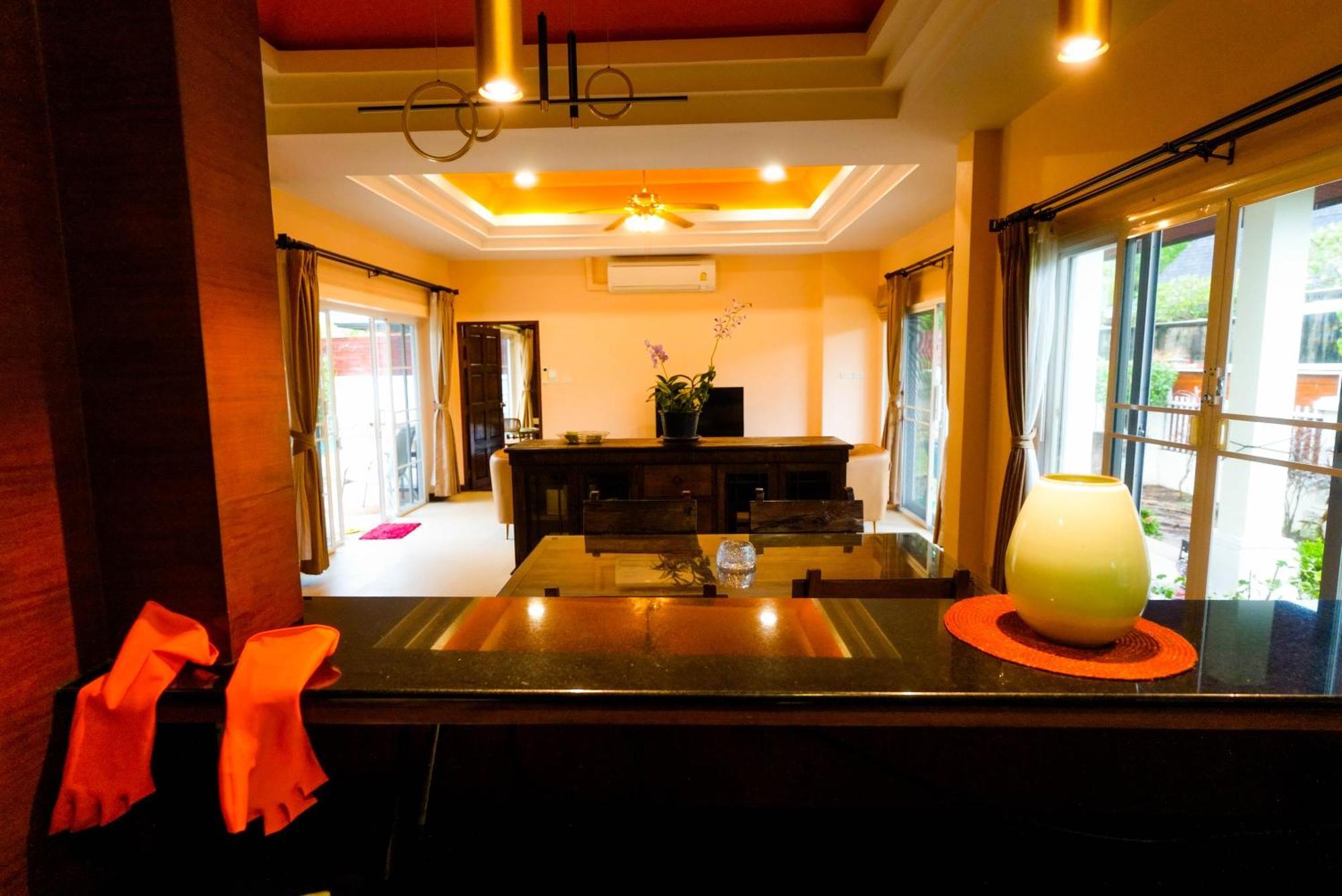 Luxurious Large Size Swimming Pool In Rawai * Ban Saiyuan