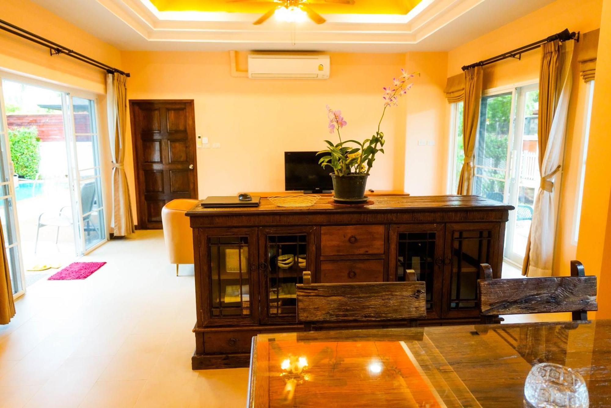 Luxurious Large Size Swimming Pool In Rawai