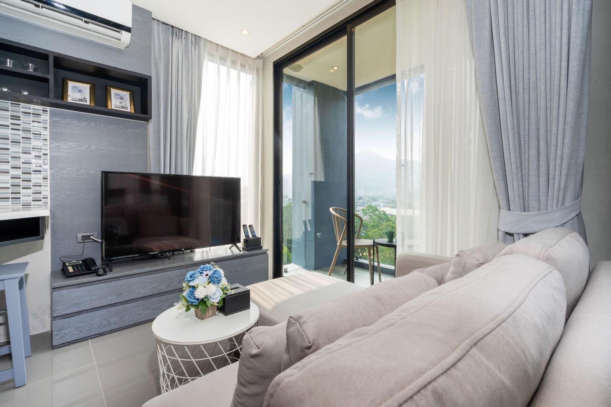Enjoy Tropical Hill Views In Citygate L705, Facilities, Near Fantasea & Cafe Del Mar Club Apartment *