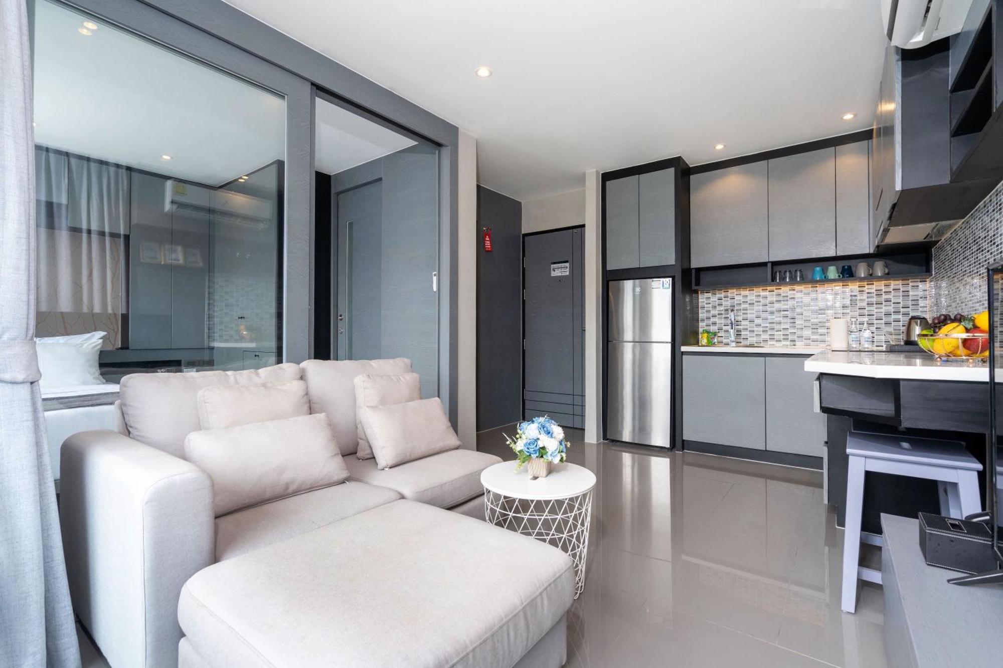 Enjoy Tropical Hill Views In Citygate L705, Facilities, Near Fantasea & Cafe Del Mar Club Apartment