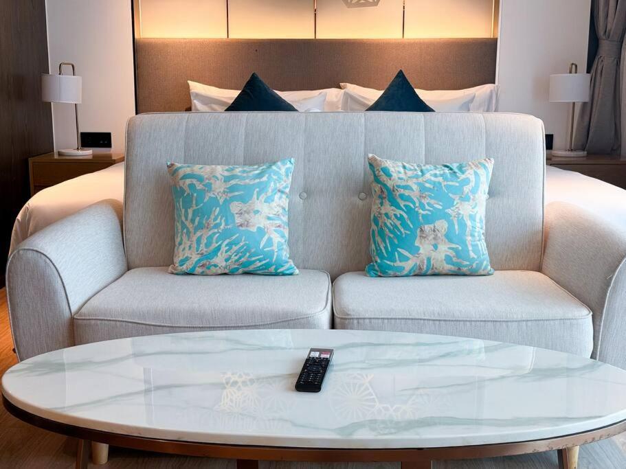 10 Minutes From The Sea Mercury 3304 By Ibg *
