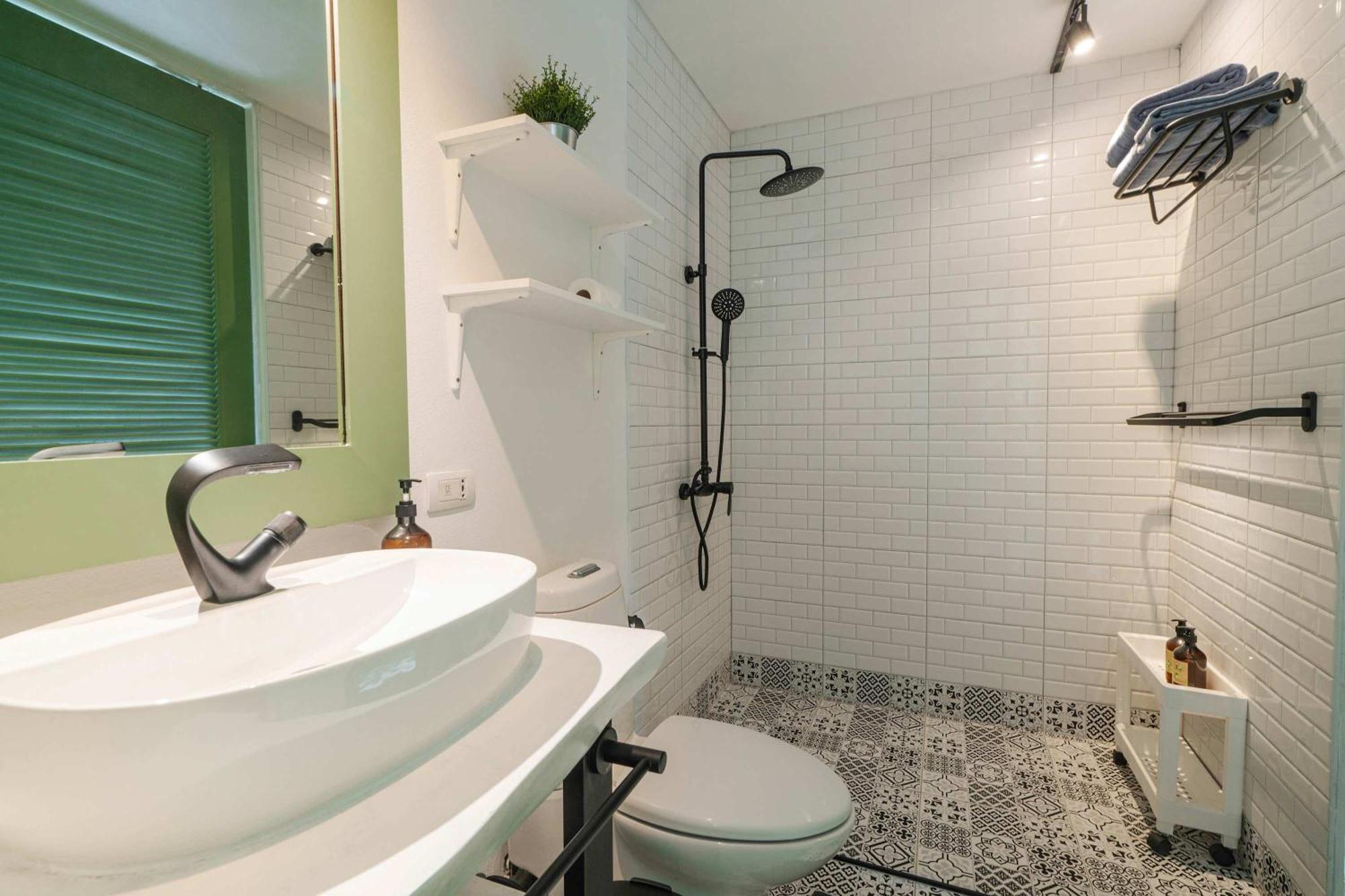 Stylish Penthouse At Bangtao Apartment *