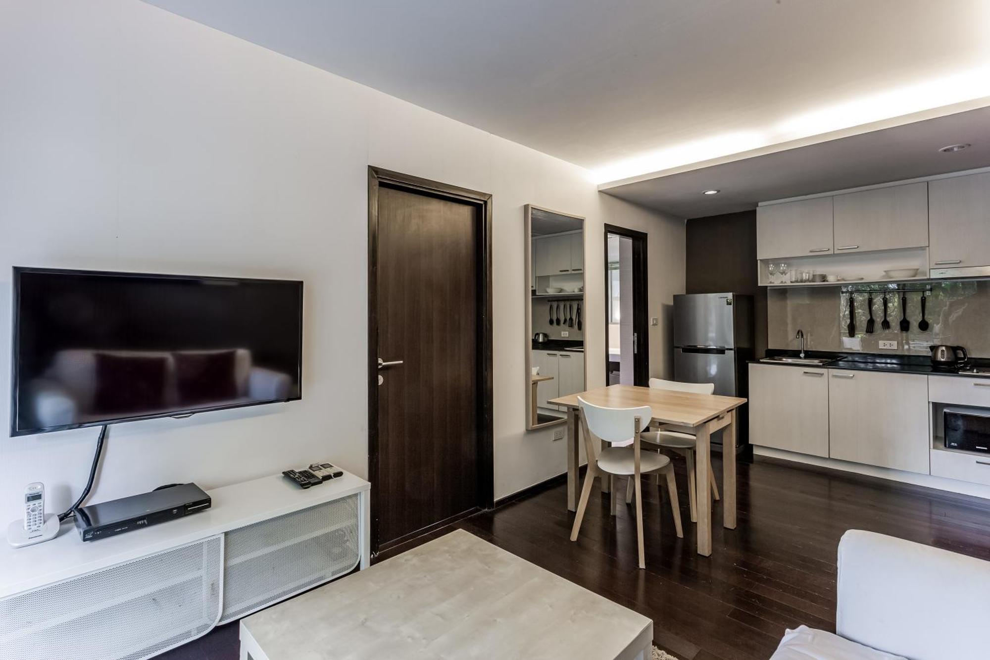 Cozy At The Title By Lofty Apartment *