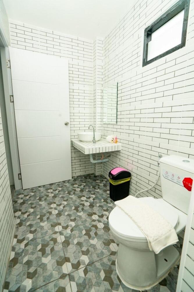 Lovely 2 Bed Share Pool Near Apartment Ban Lum Fuang