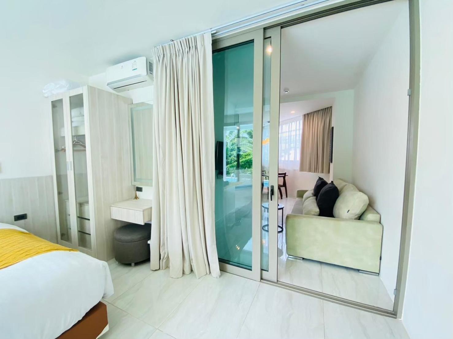 Apartment Oceana Kamala Beach