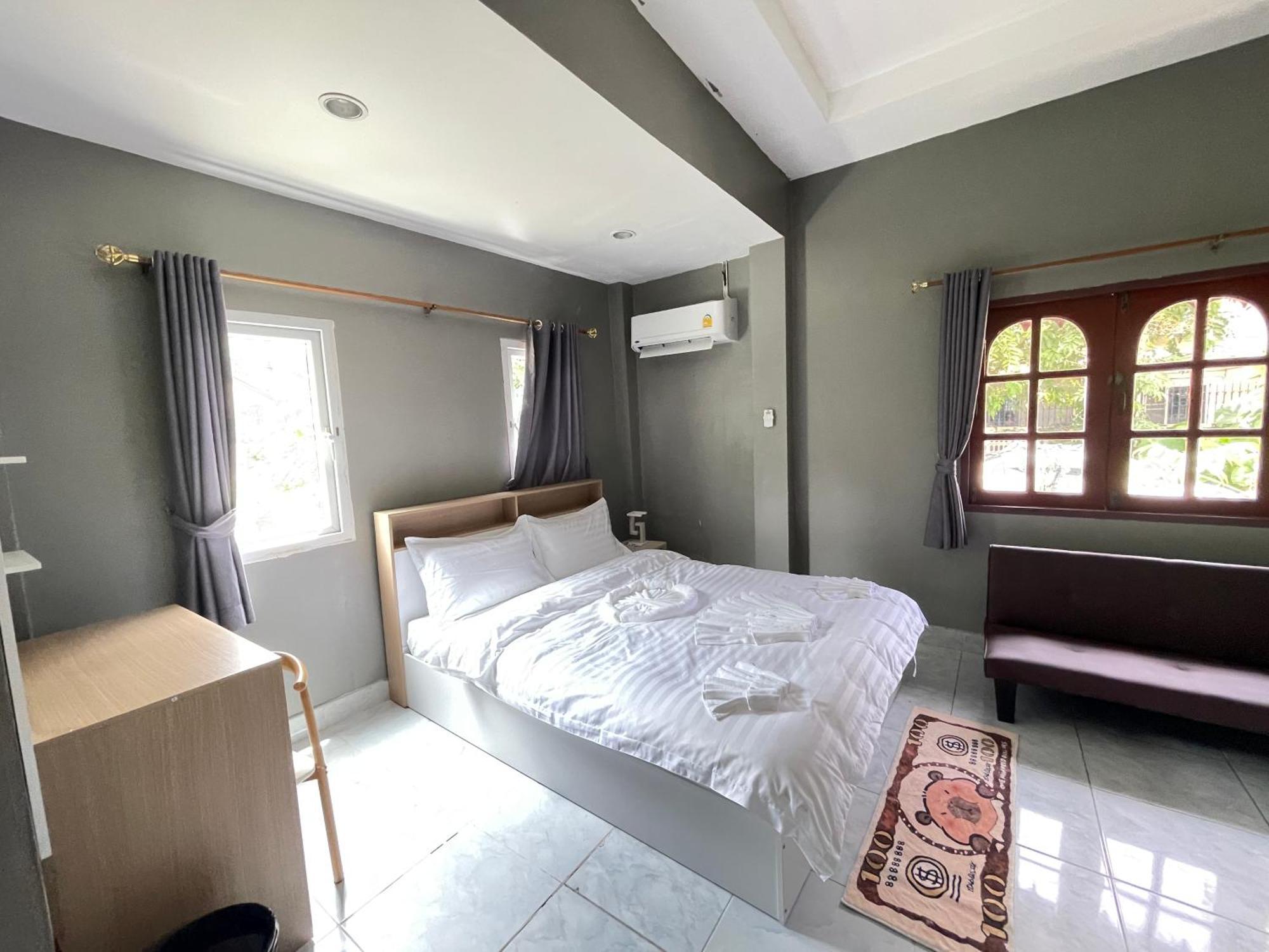 Phuket Plan B House Patong