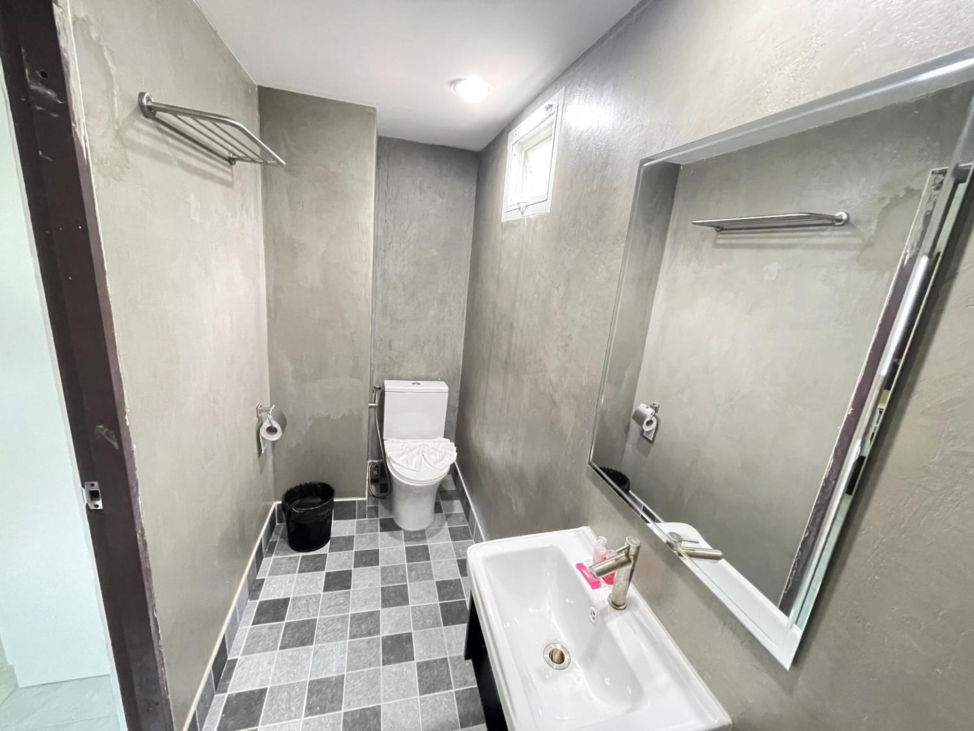 Homestay Phuket Plan B House