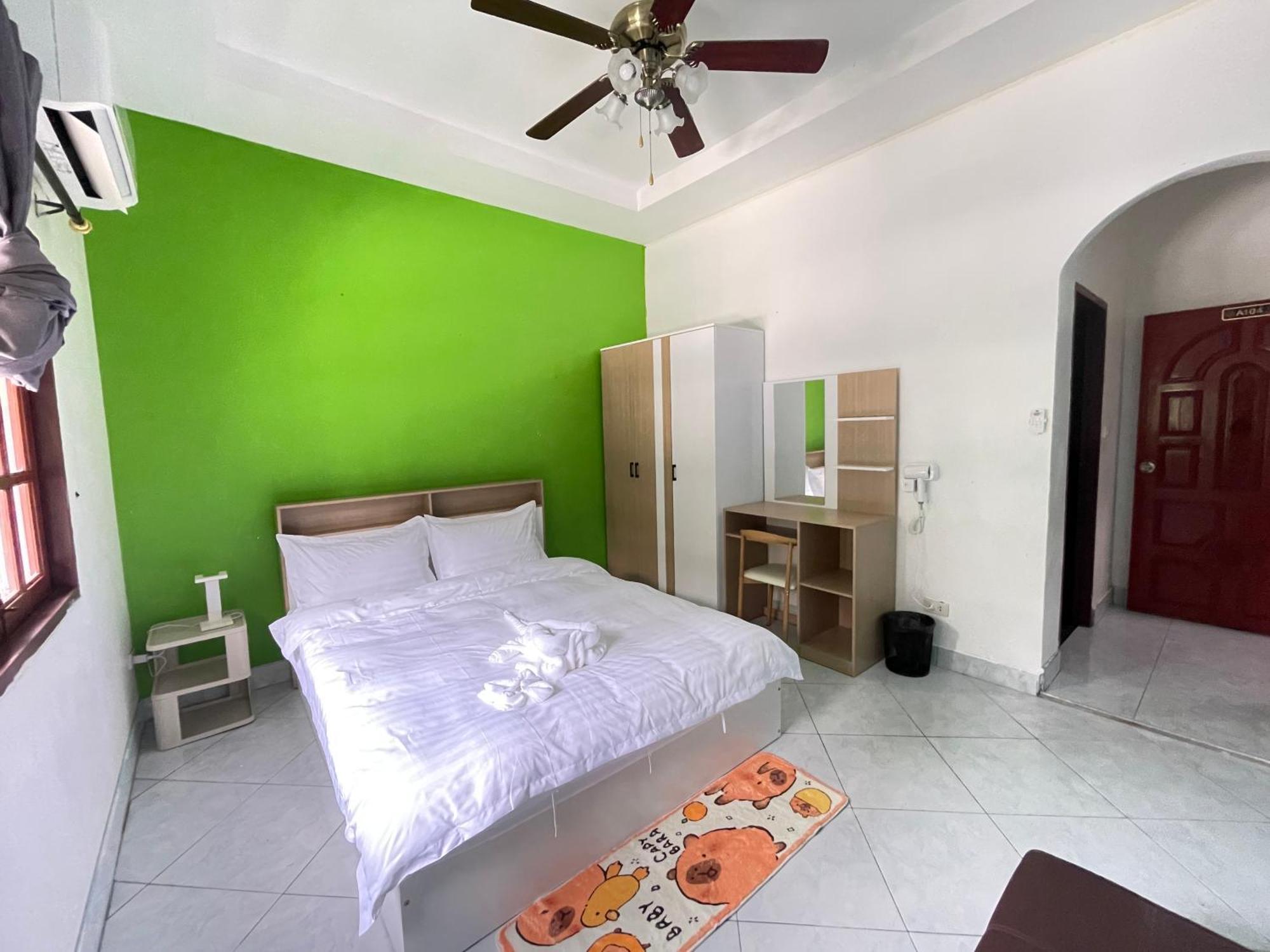 Phuket Plan B House *