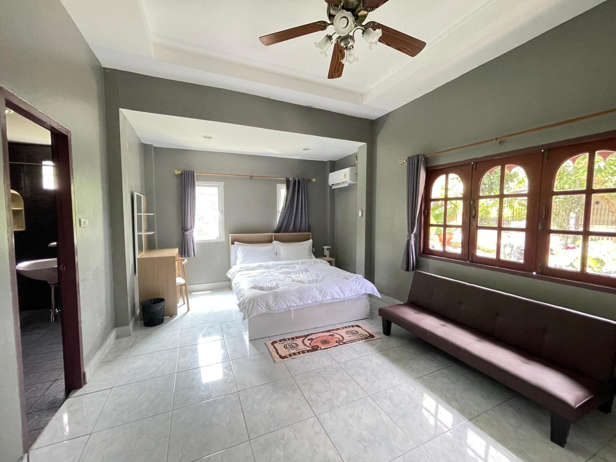 Phuket Plan B House Homestay *