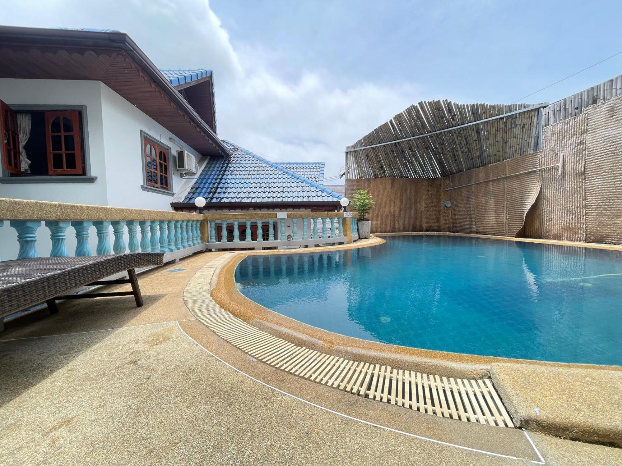 Homestay Phuket Plan B House *