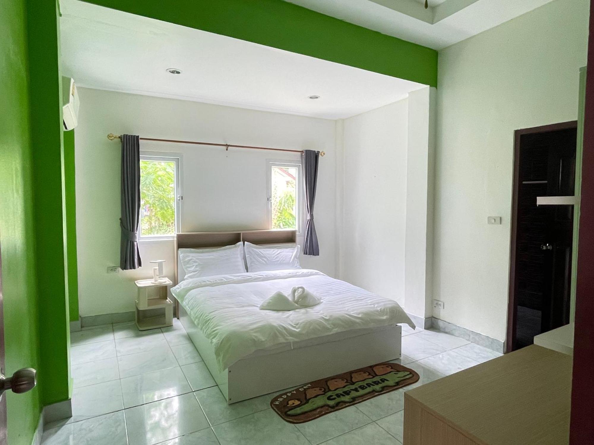 Phuket Plan B House Patong
