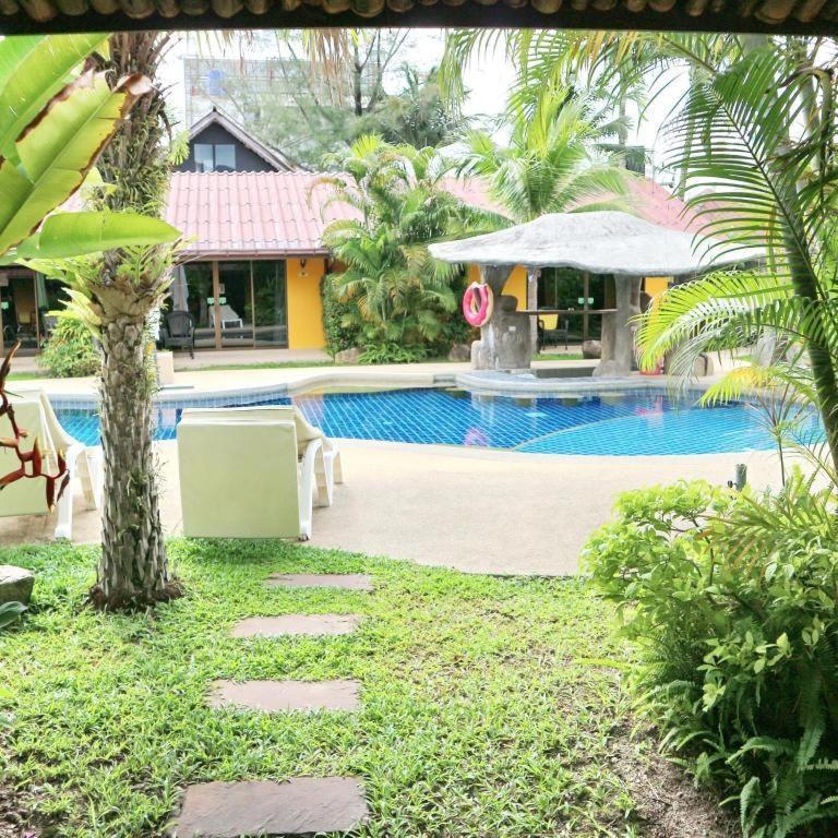 Tropical Garden Hotel 3*
