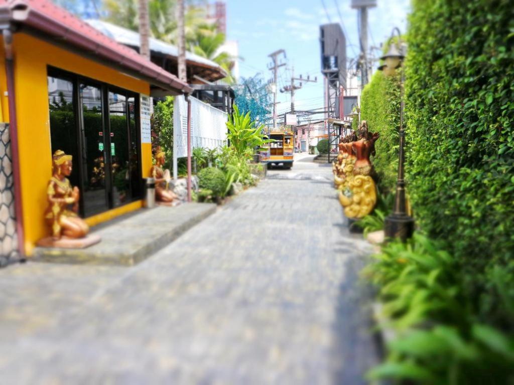 Tropical Garden Hotel 3*