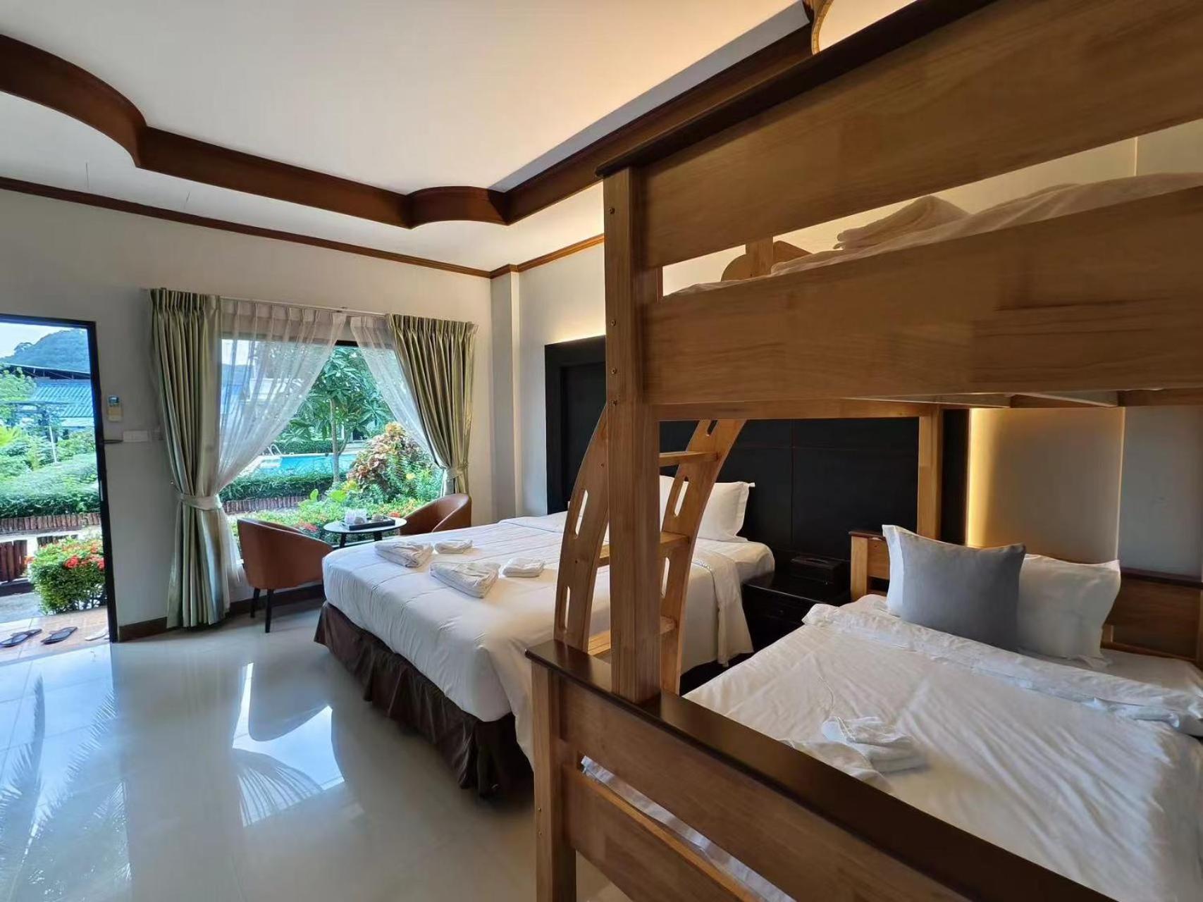 Blue Carina Hotel 3*