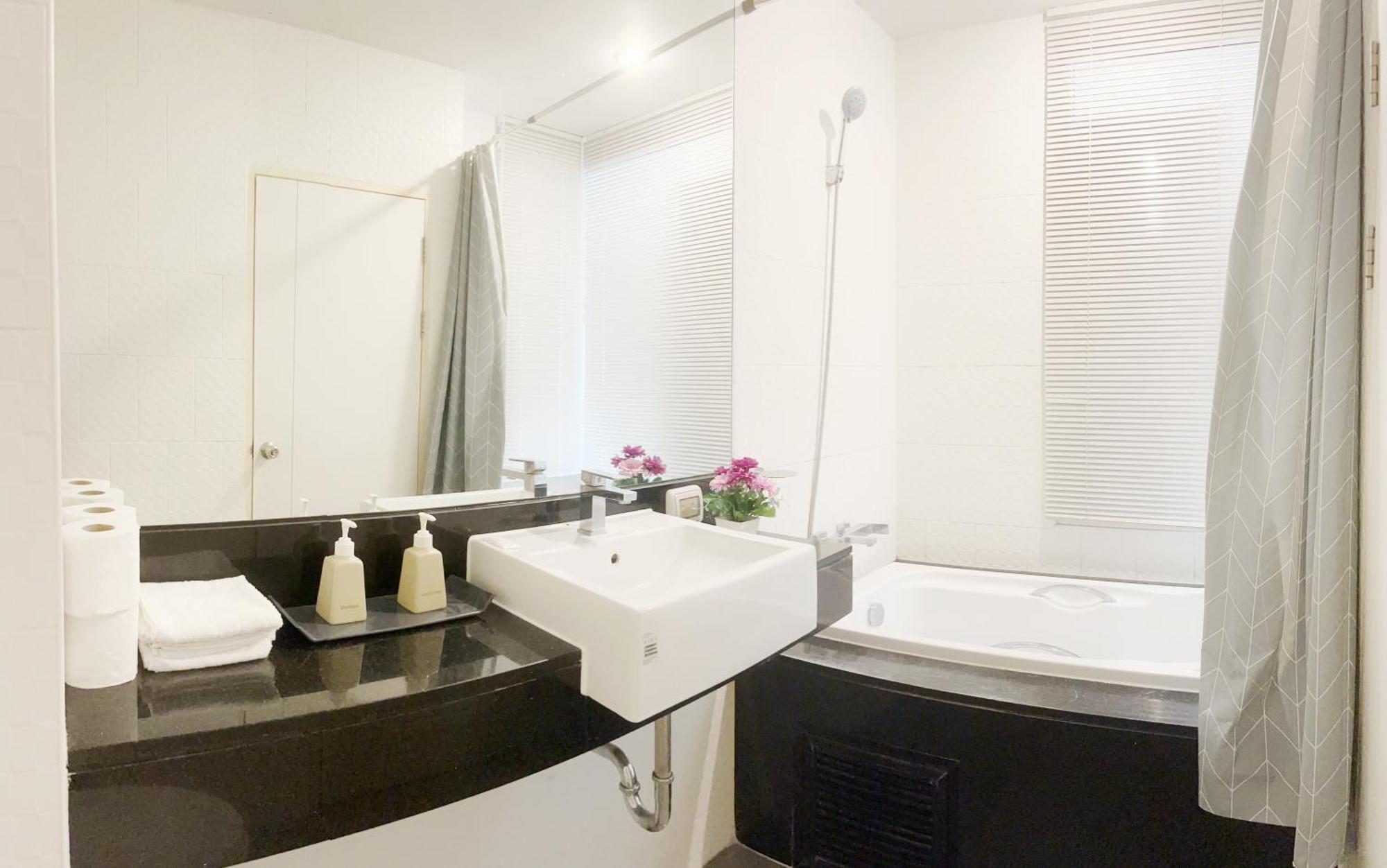 Mountain View Apartment Karon