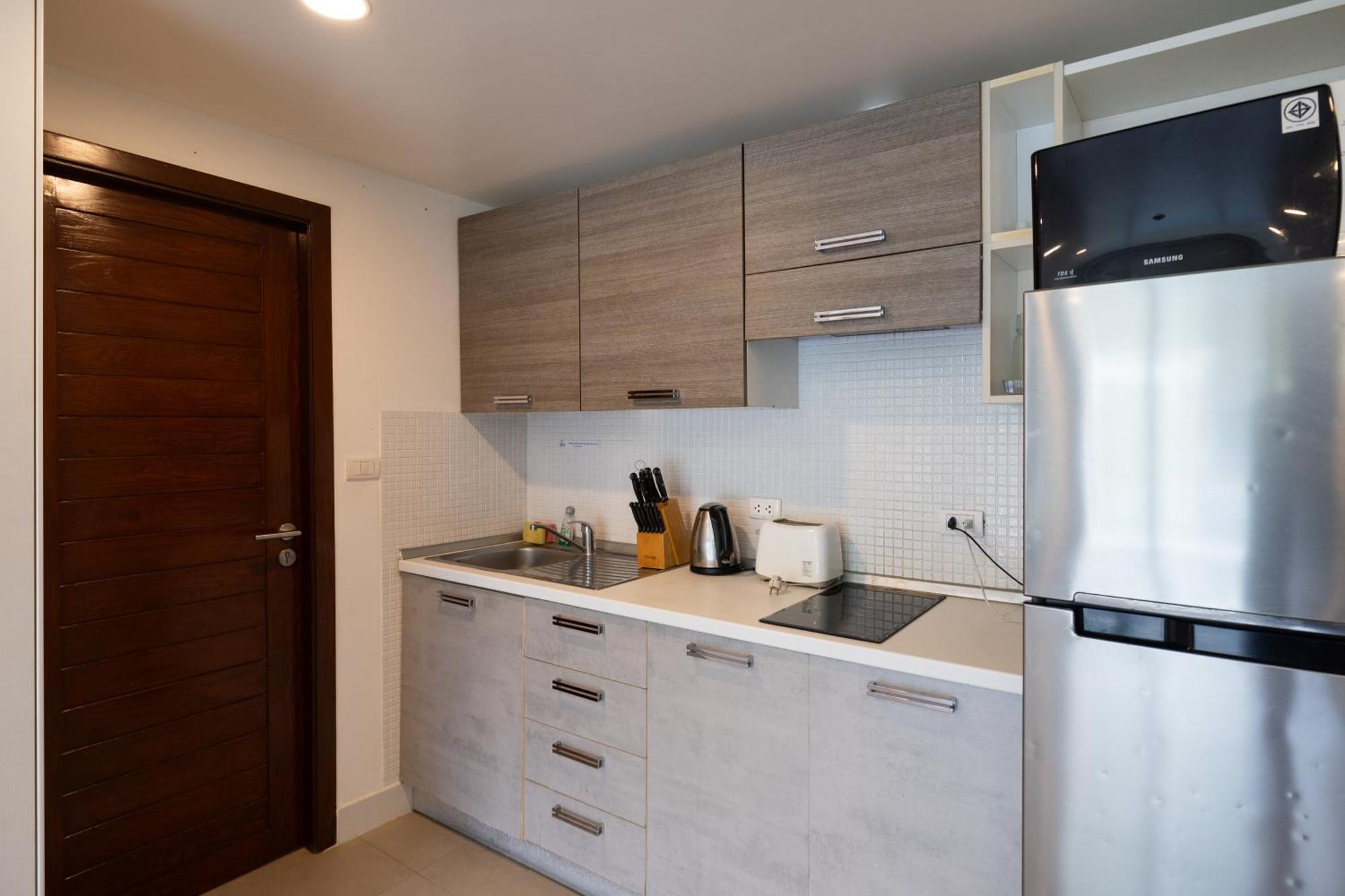 Butterfly Oceanic Karon Phuket Apartment *