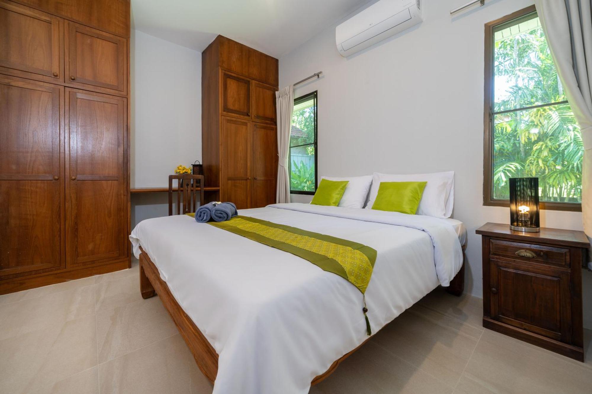 Villa Sanook Nai Harn *