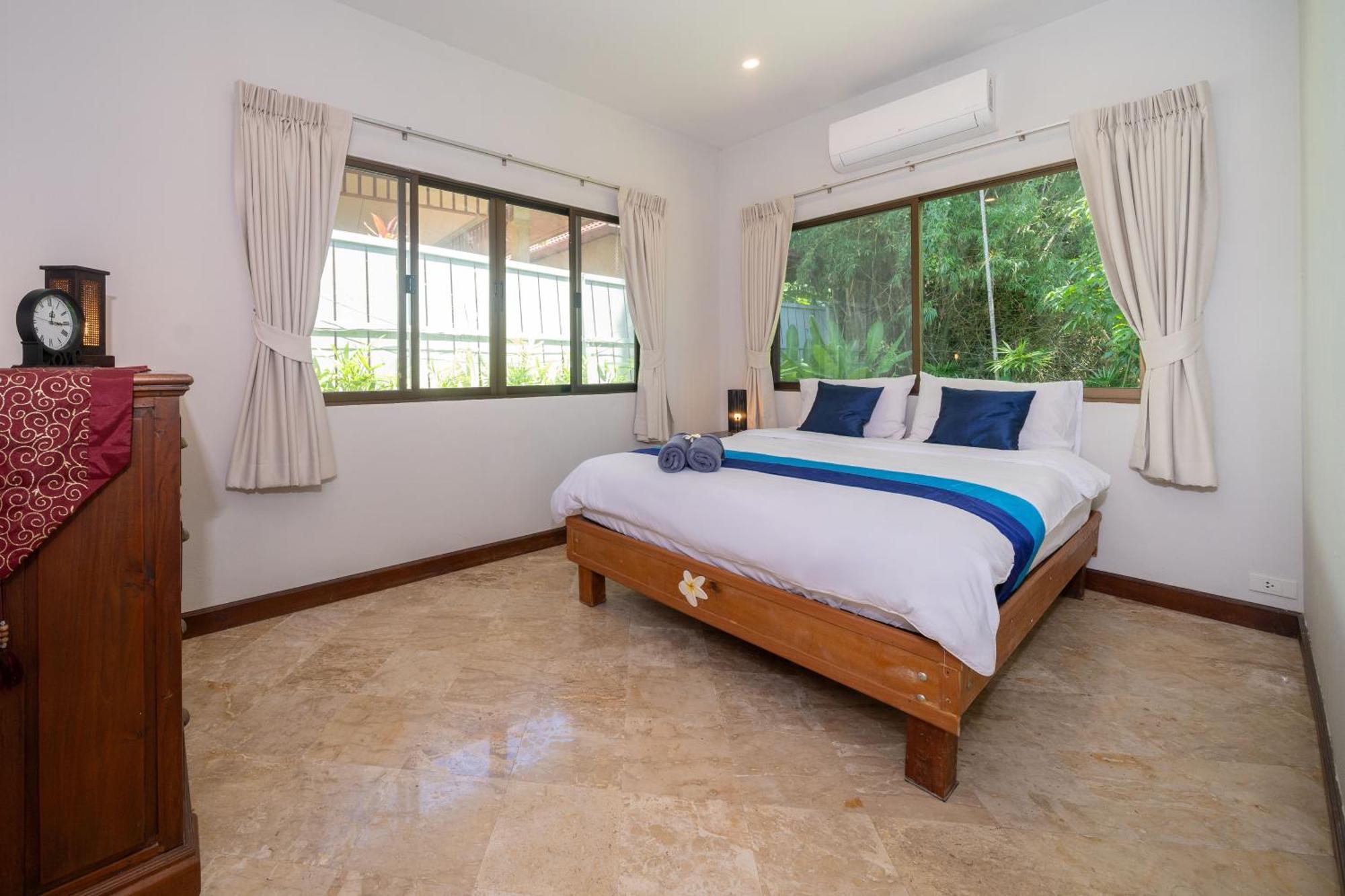 Sanook Nai Harn Villa Rawai