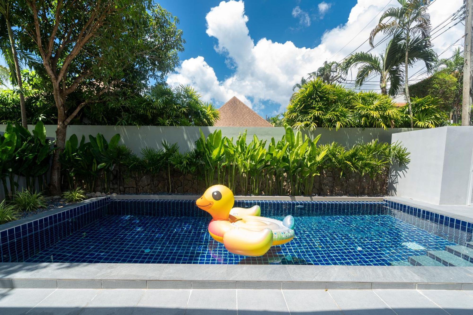 Villa Sanook Nai Harn *