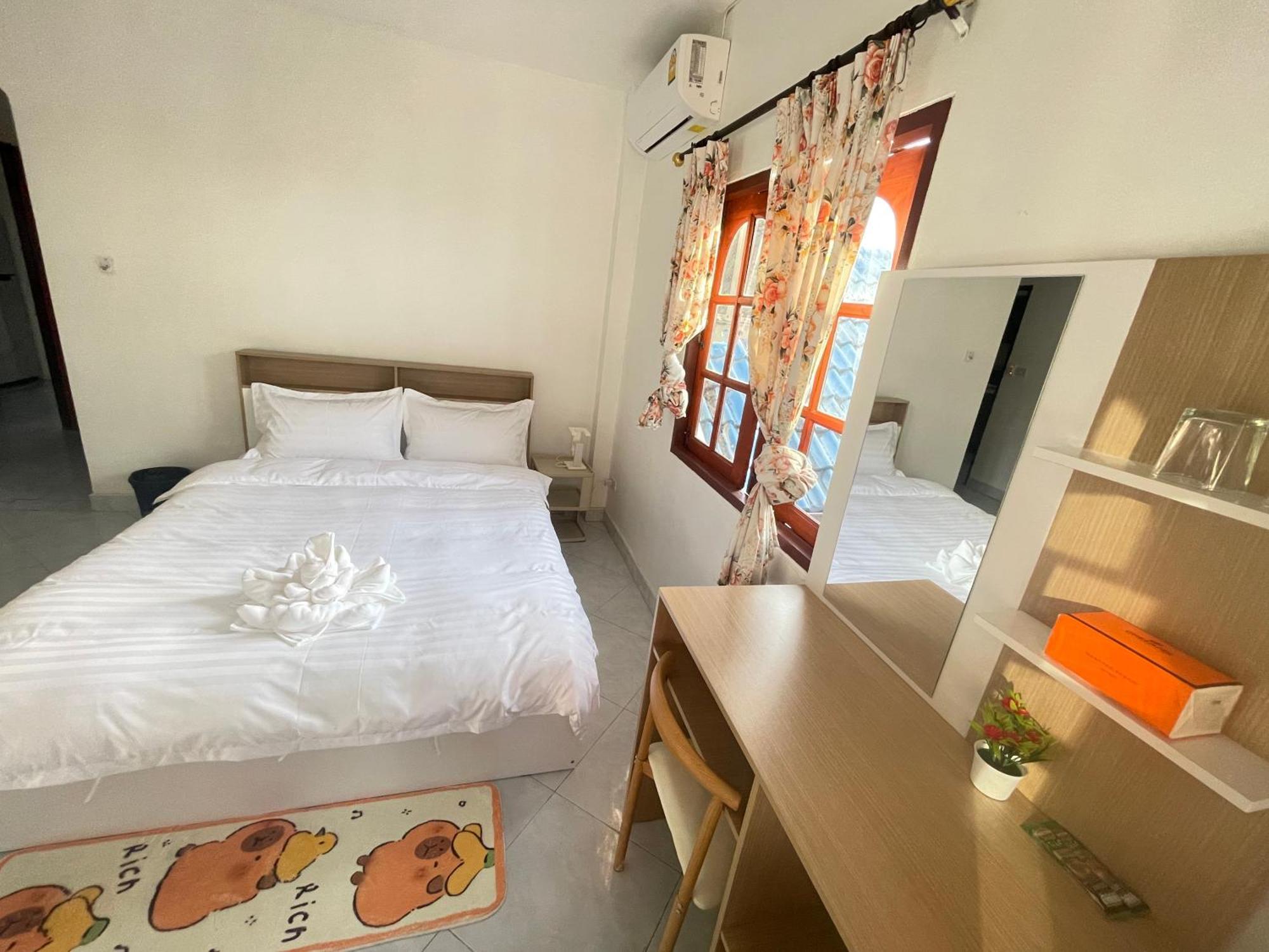 Homestay Phuket Plan B House