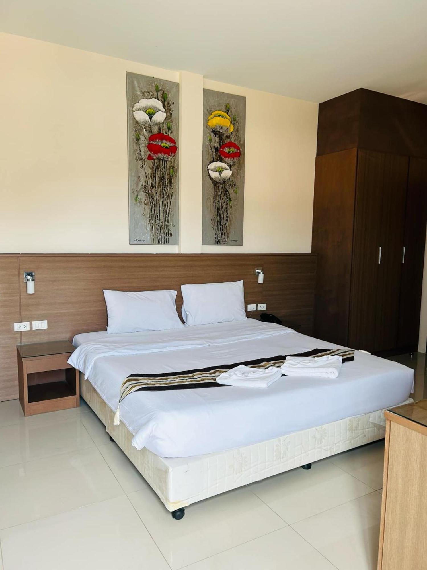 Royal Waves Hotel Patong