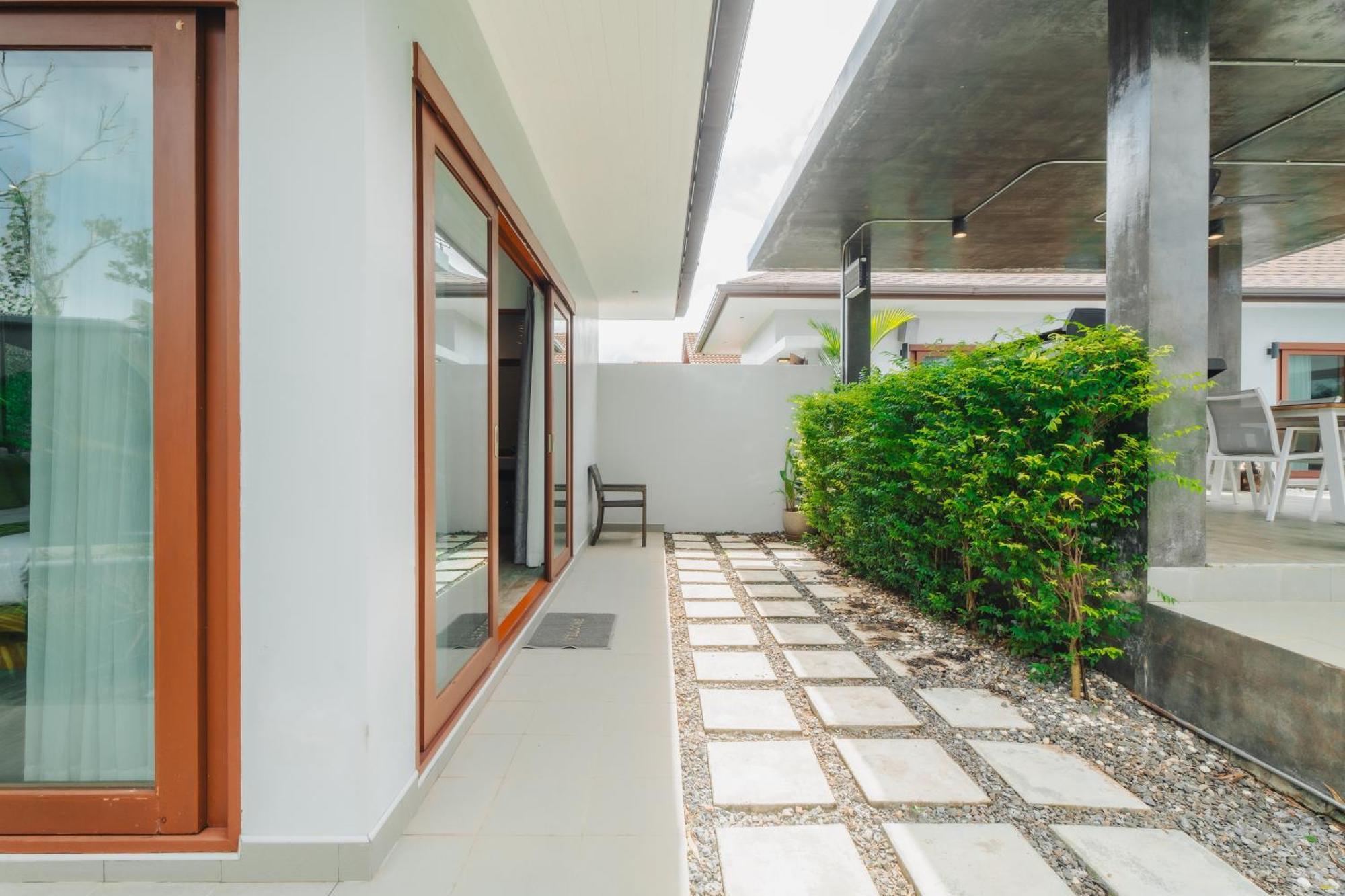 Bangtao Boutique Villa *