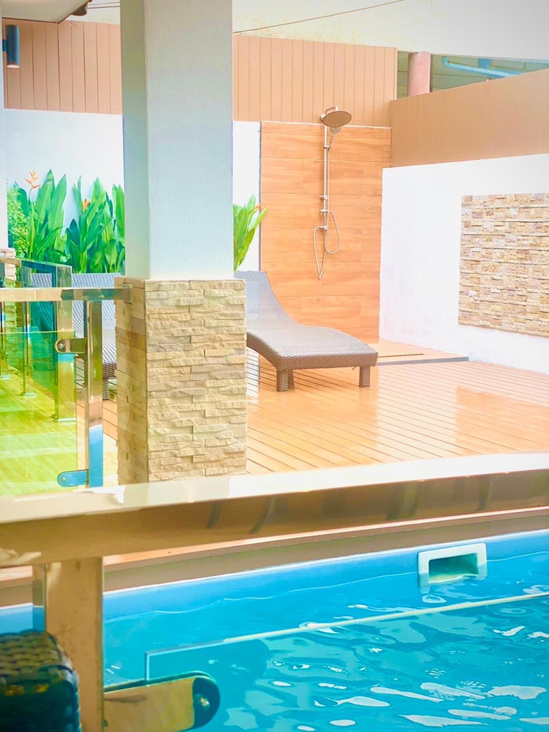 The Chic Pool