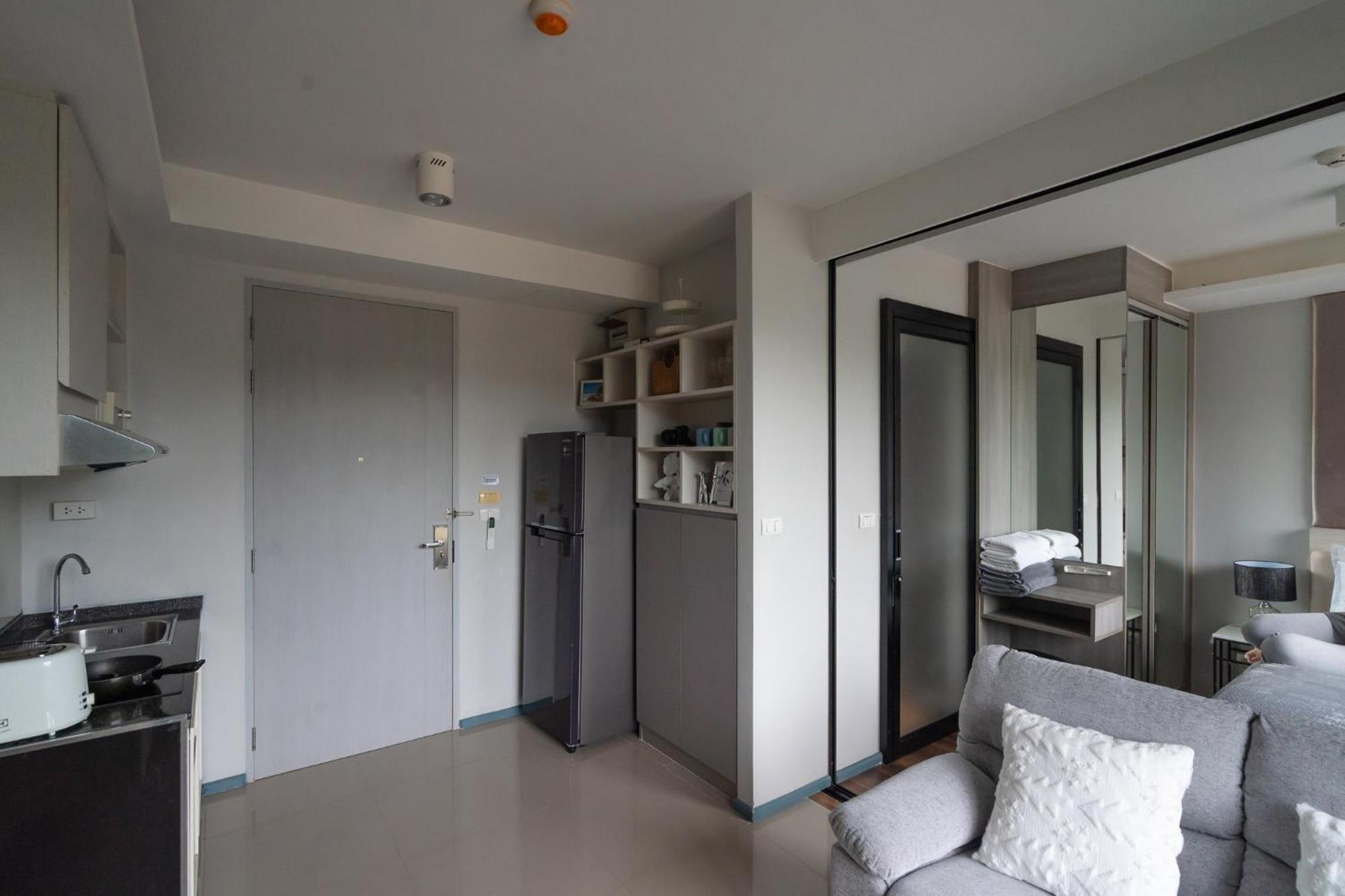 Apartment 6th Avenue Surin By Win217