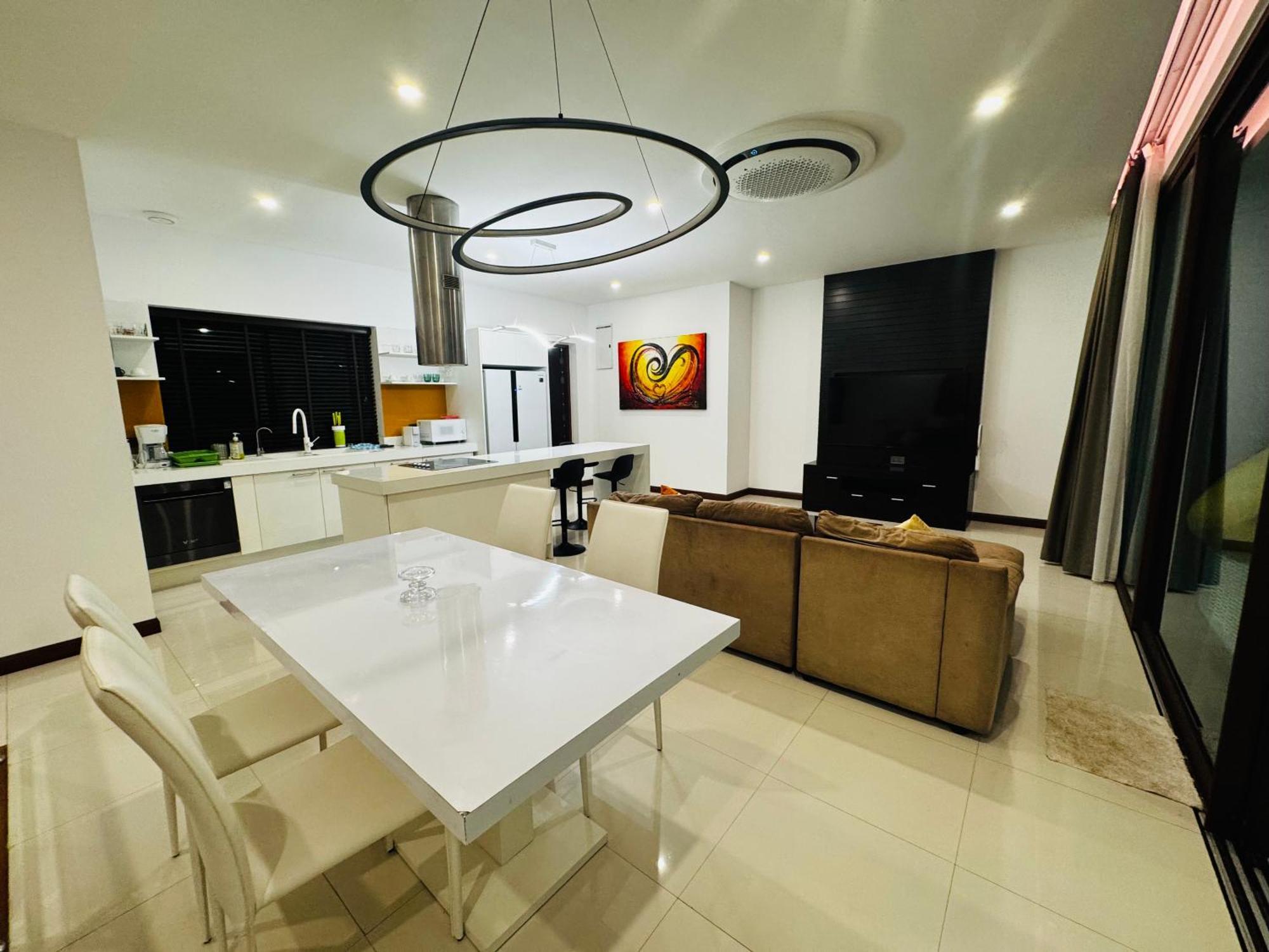 Villa Sunrise 21 *