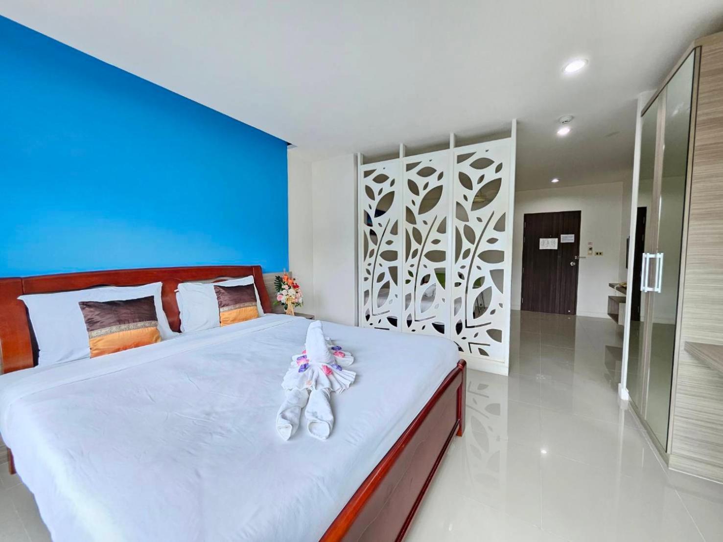 Hotel S4 - Near Phuket Airport 4*