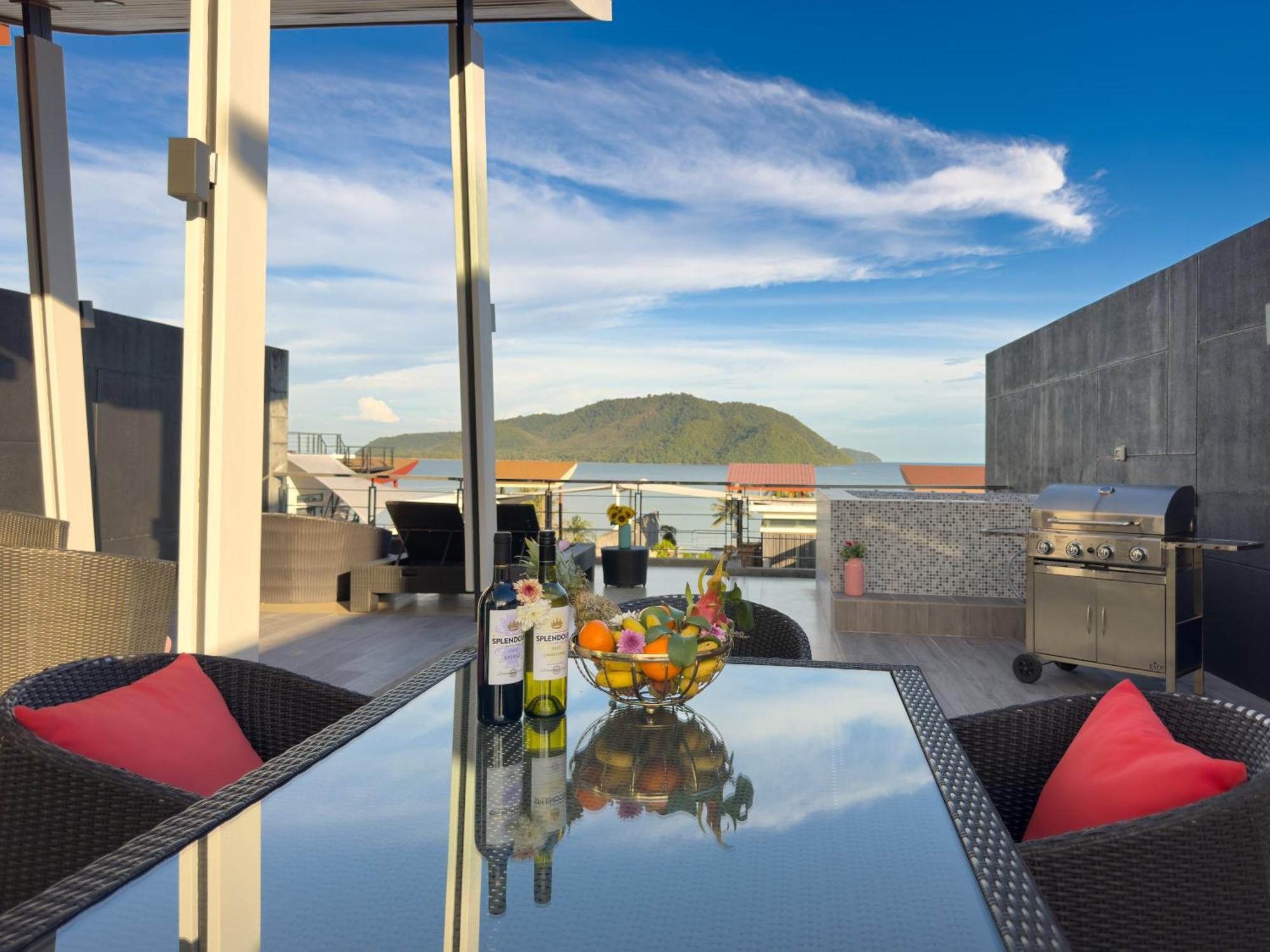 Fantastic Seaview 4br Private Pool Holiday home *