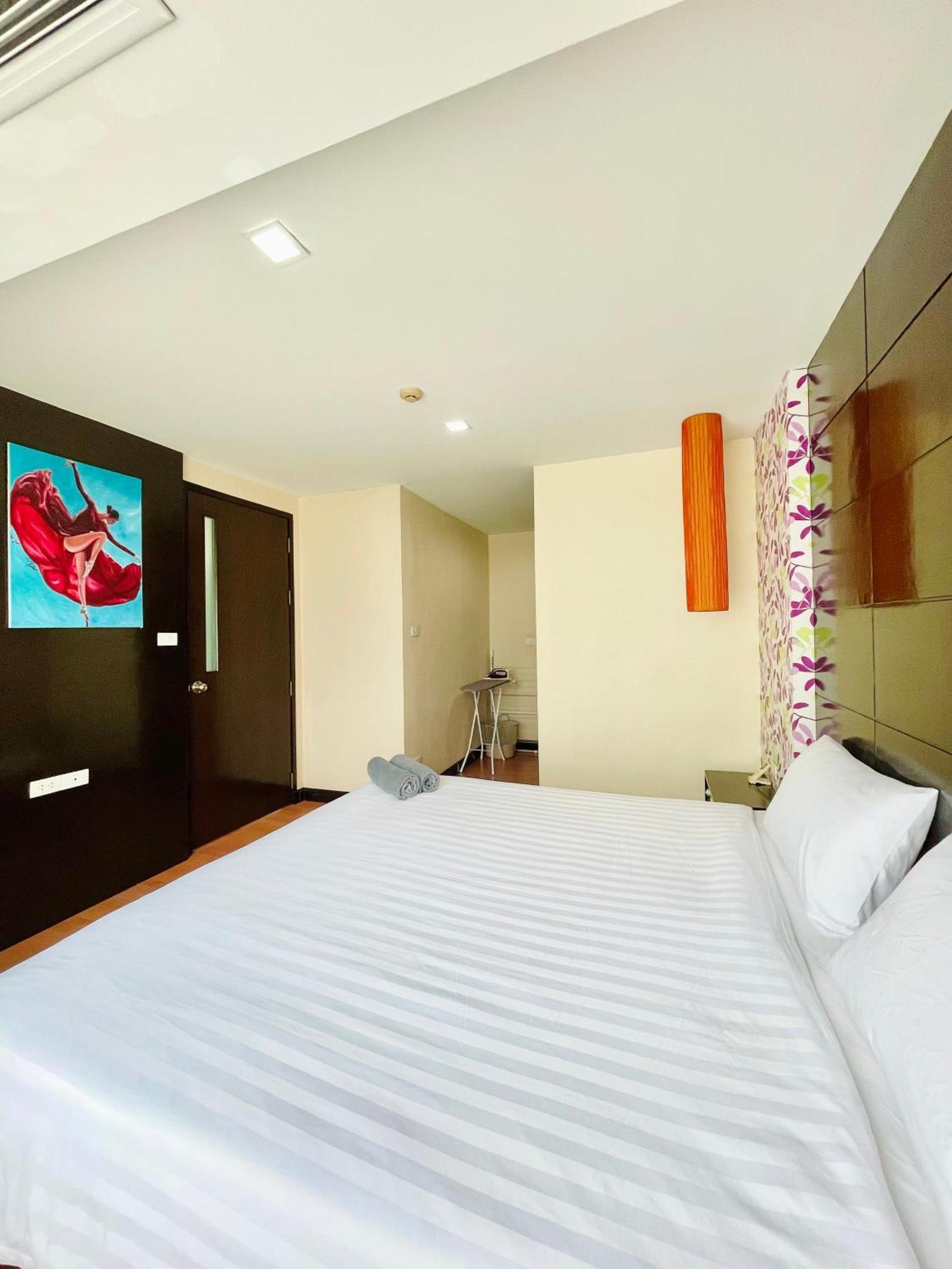 The Kris 2 Bedrooms 2 Bathrooms Apartment