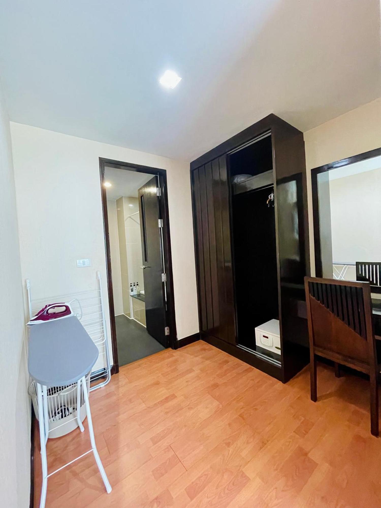 The Kris 2 Bedrooms 2 Bathrooms