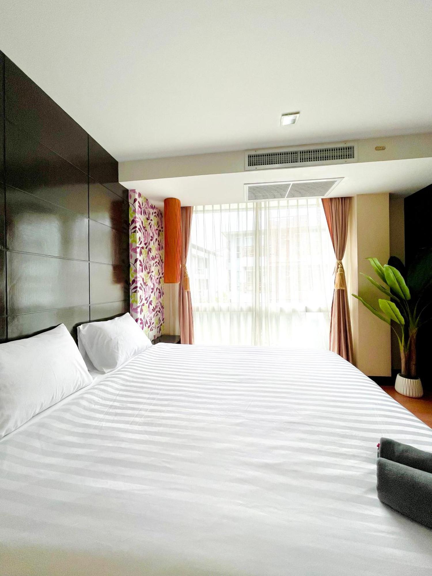 Pangsapuri The Kris 2 Bedrooms 2 Bathrooms *