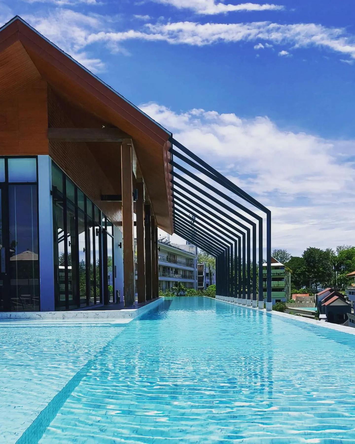 Poolside 1 Bedroom, 10 Mins Walk To Apartment *