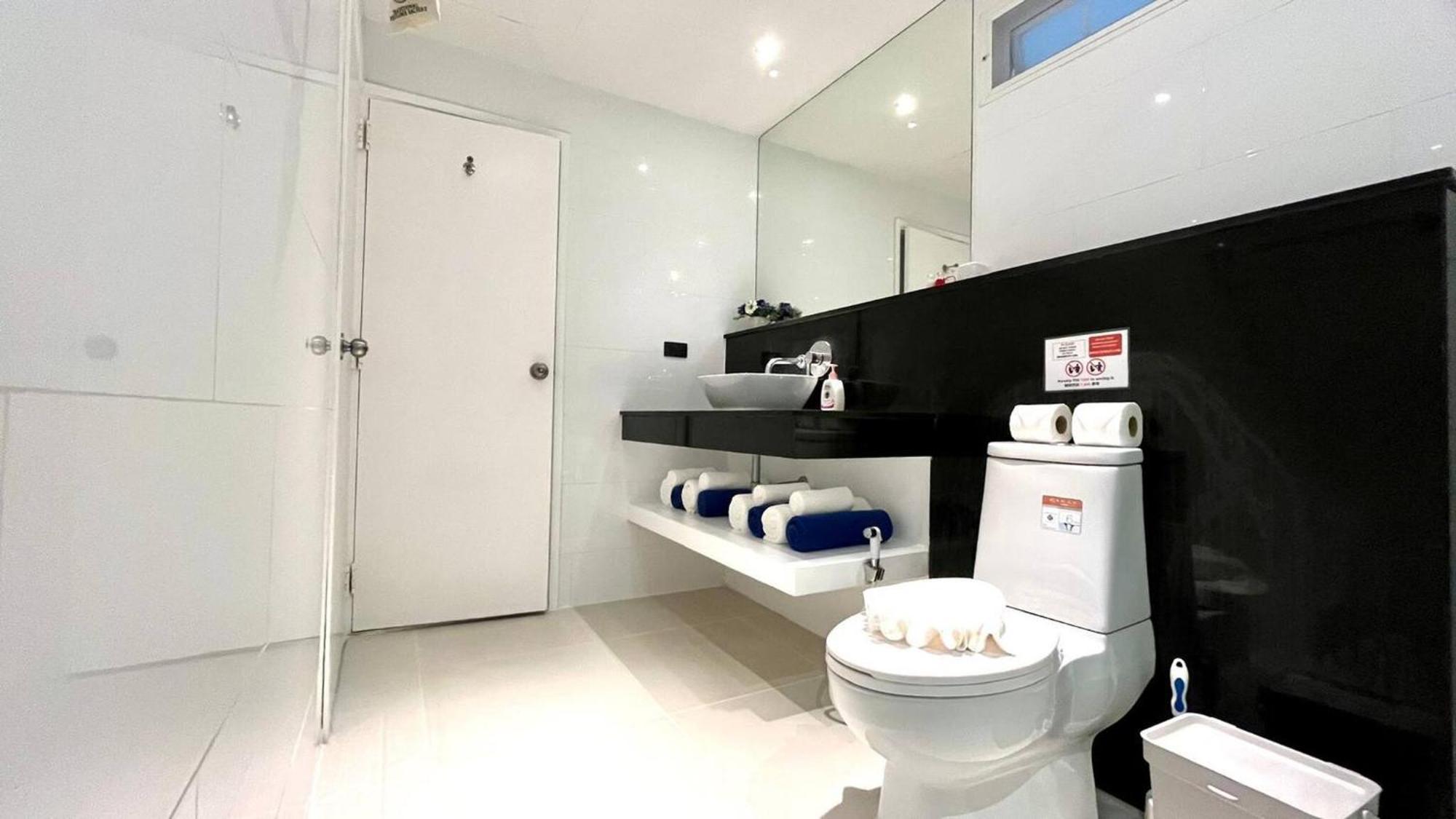 Apartment B12a Pool Access Partial Seaview 2brs 1bath Karon