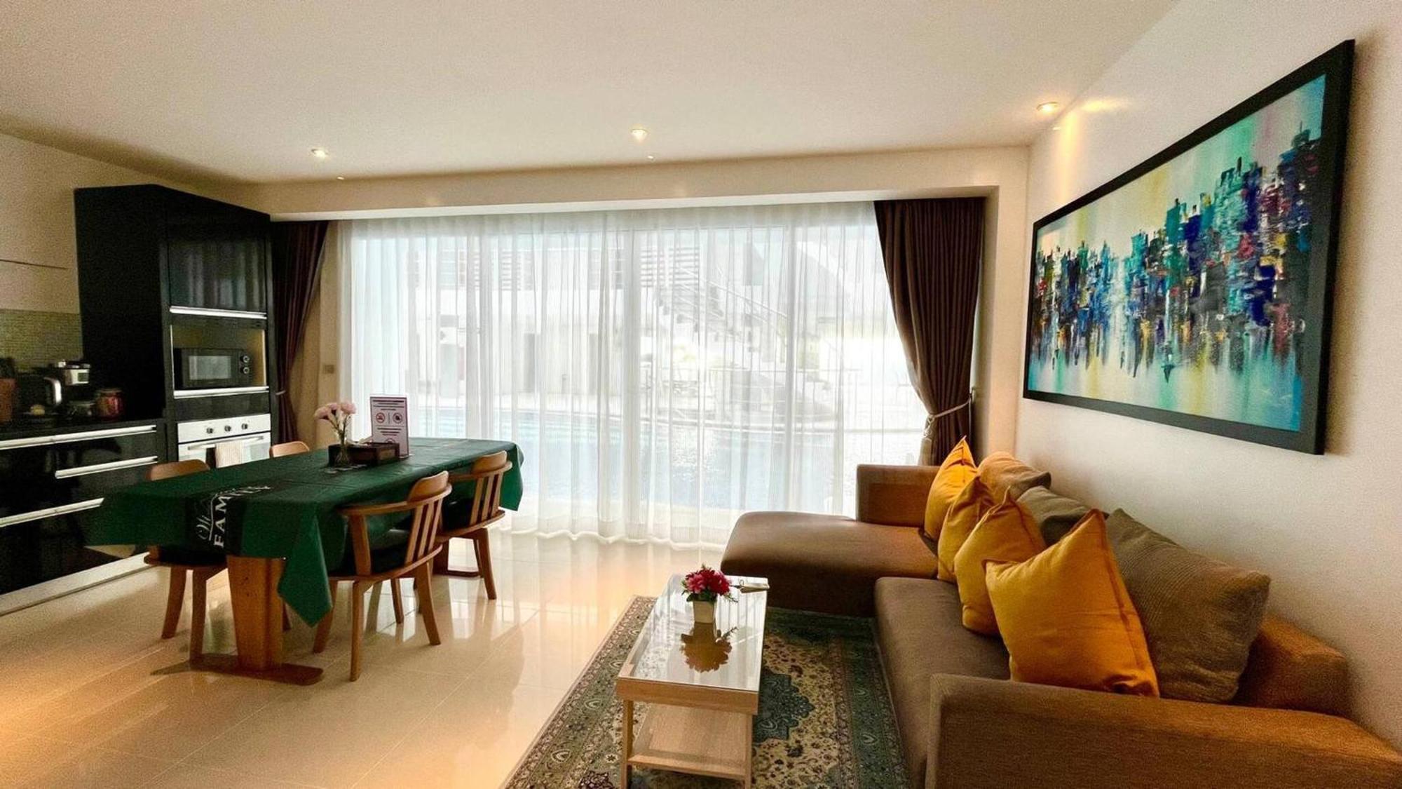 B12a Pool Access Partial Seaview 2brs 1bath Karon