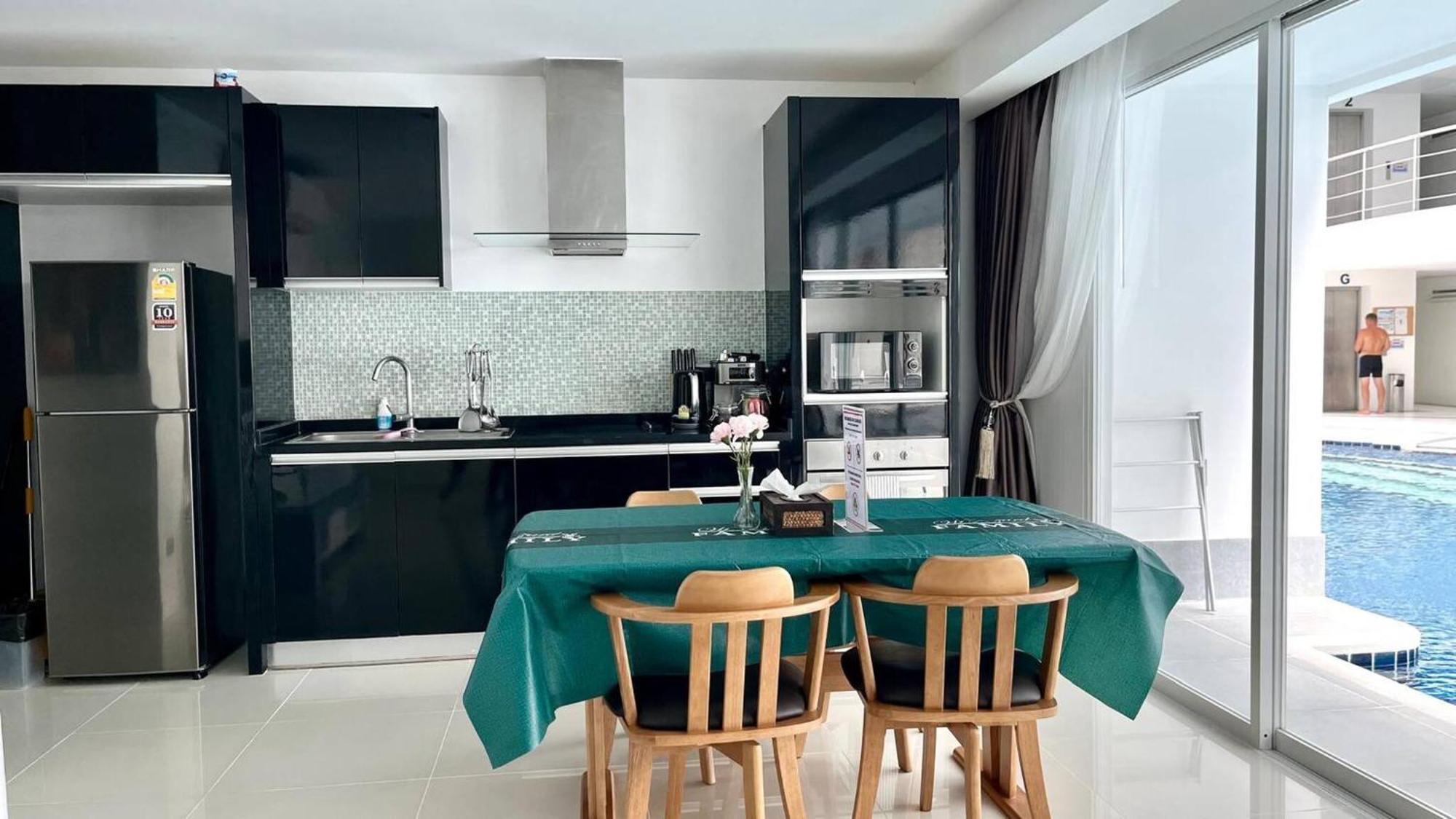 B12a Pool Access Partial Seaview 2brs 1bath Karon Apartment