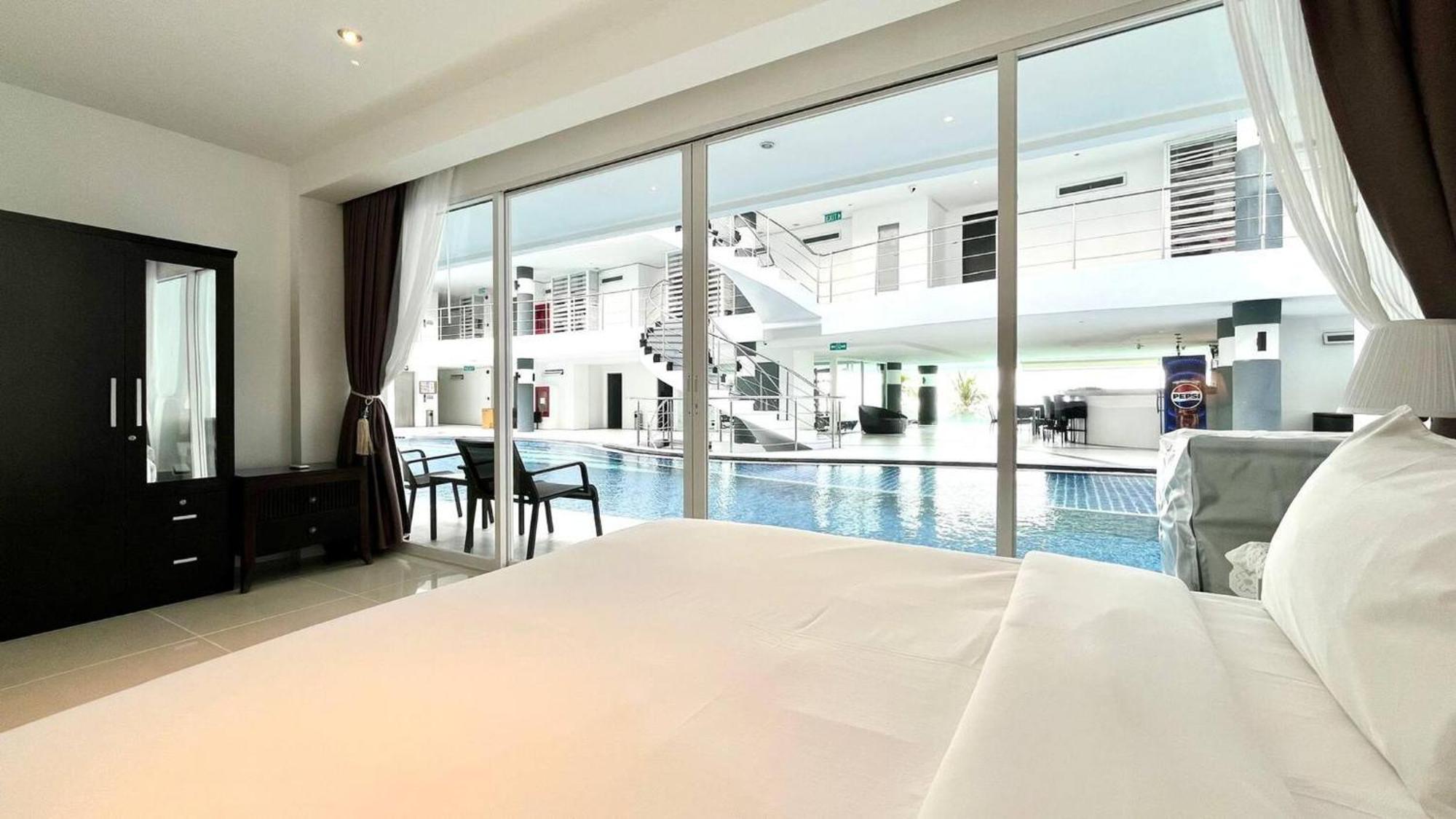 Apartment B12a Pool Access Partial Seaview 2brs 1bath Karon *